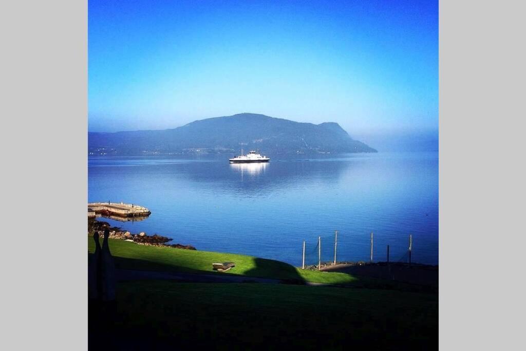 Flott Leilighet Med Spektakulaer Utsikt! Hjelmeland ภายนอก รูปภาพ